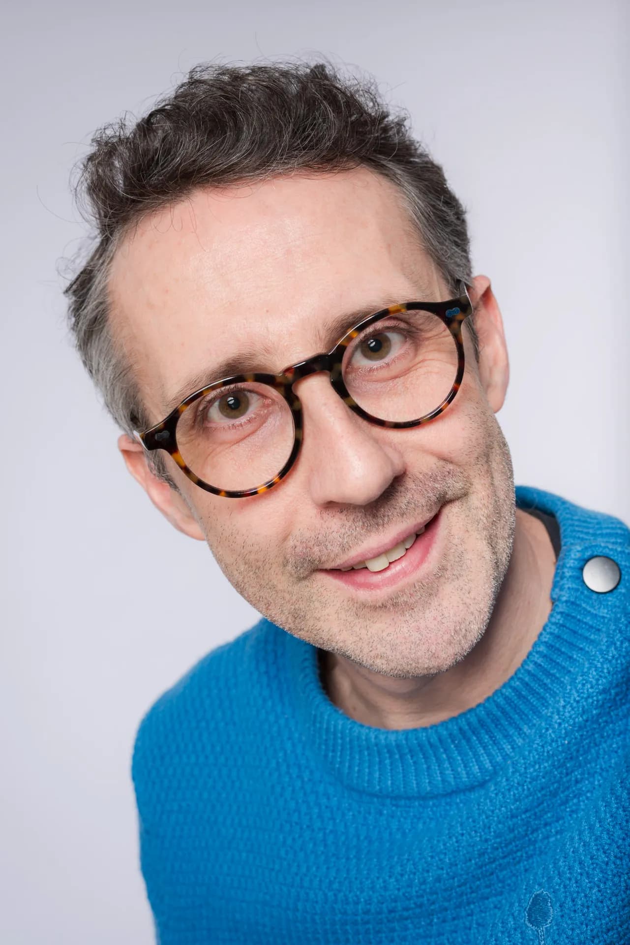 Adrien Lacour, photographe corporate et fondateur de portraits-dentistes.fr